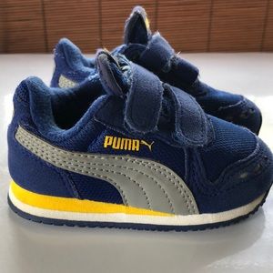 Baby PUMA sneakers